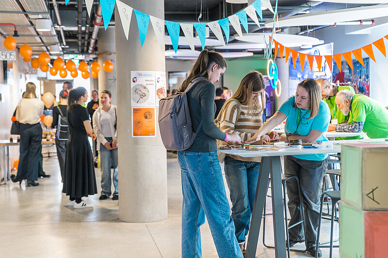 Jaunieši Zinātņu mājā festivālā Universs@LU