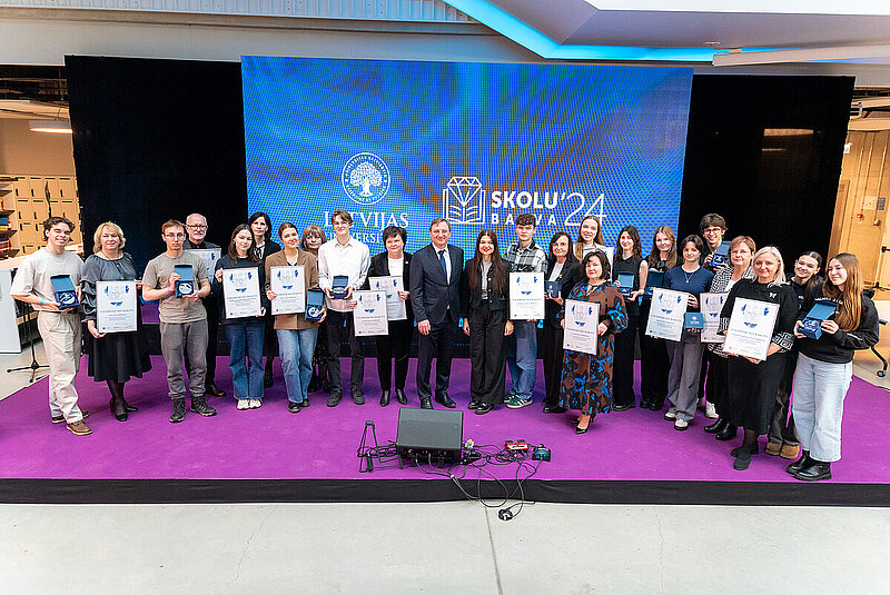 Festivālā “Universs@LU” pasniegta Latvijas Universitātes "Skolu balva”